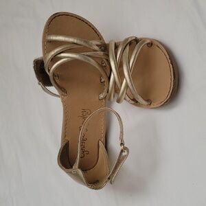 CHYNTHIA ROWLEY Sandals for Kids. Color Gold. SIZE 13